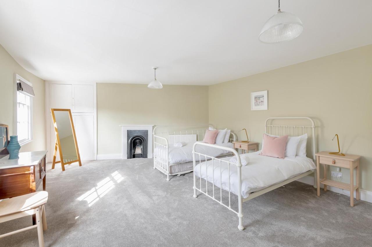 Spacious Maisonette With Parking - 10 Mins Walk From Bath Abbey - 2 Bed & 2 巴斯 外观 照片